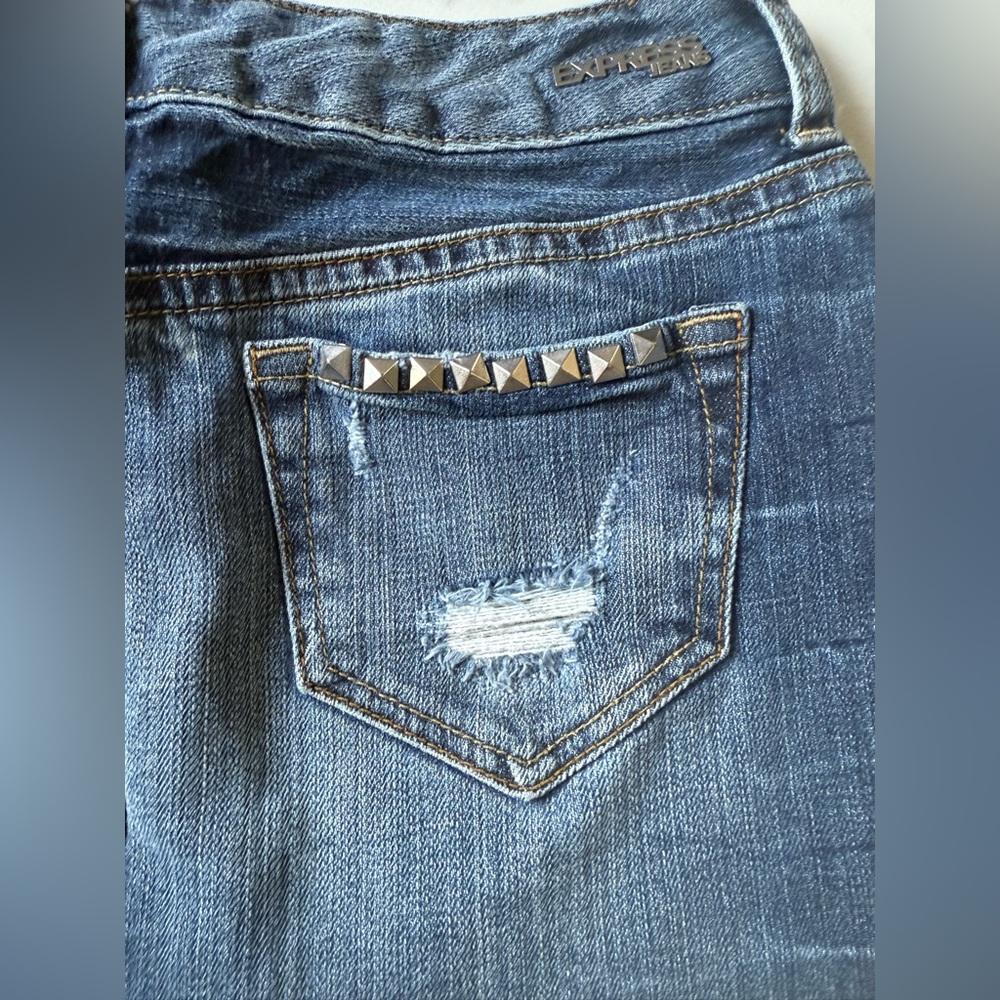 EXPRESS Studded Ripped Denim Skirt - size 00 - Picture 5 of 8
